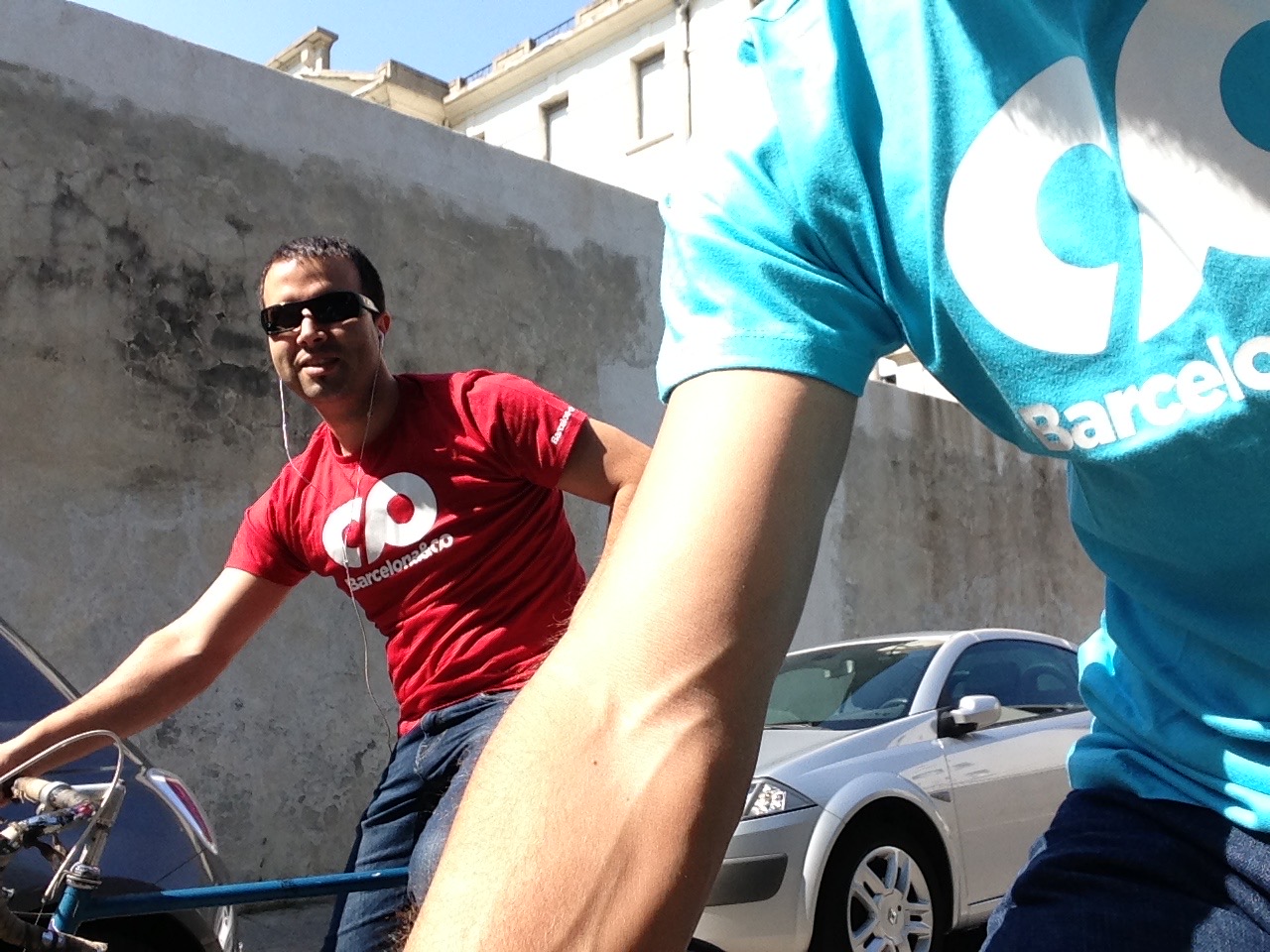 L'agence de communication à Nîmes Barcelona&co à vélo