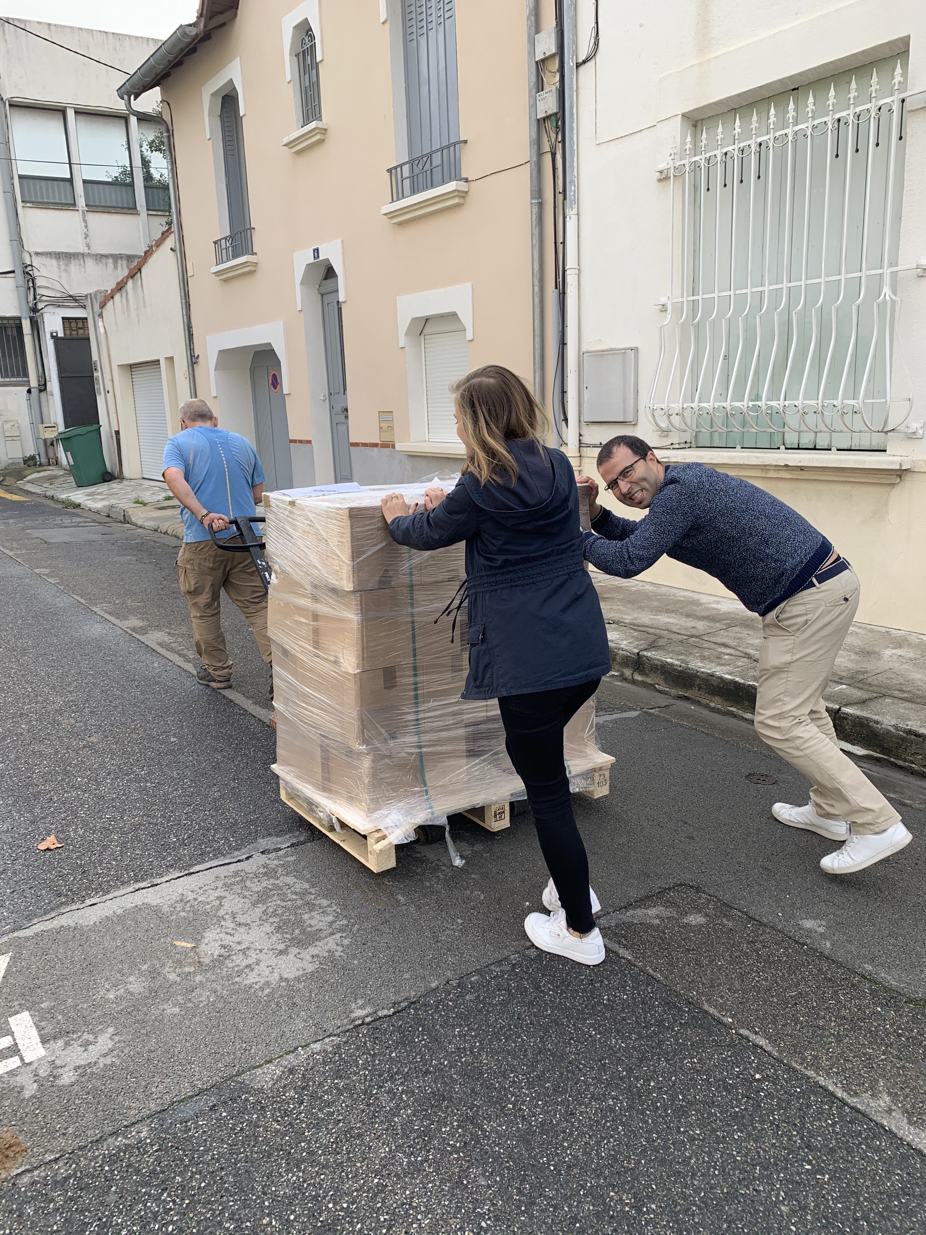 Barcelona&co en plein déménagement - agence de communication Nîmes