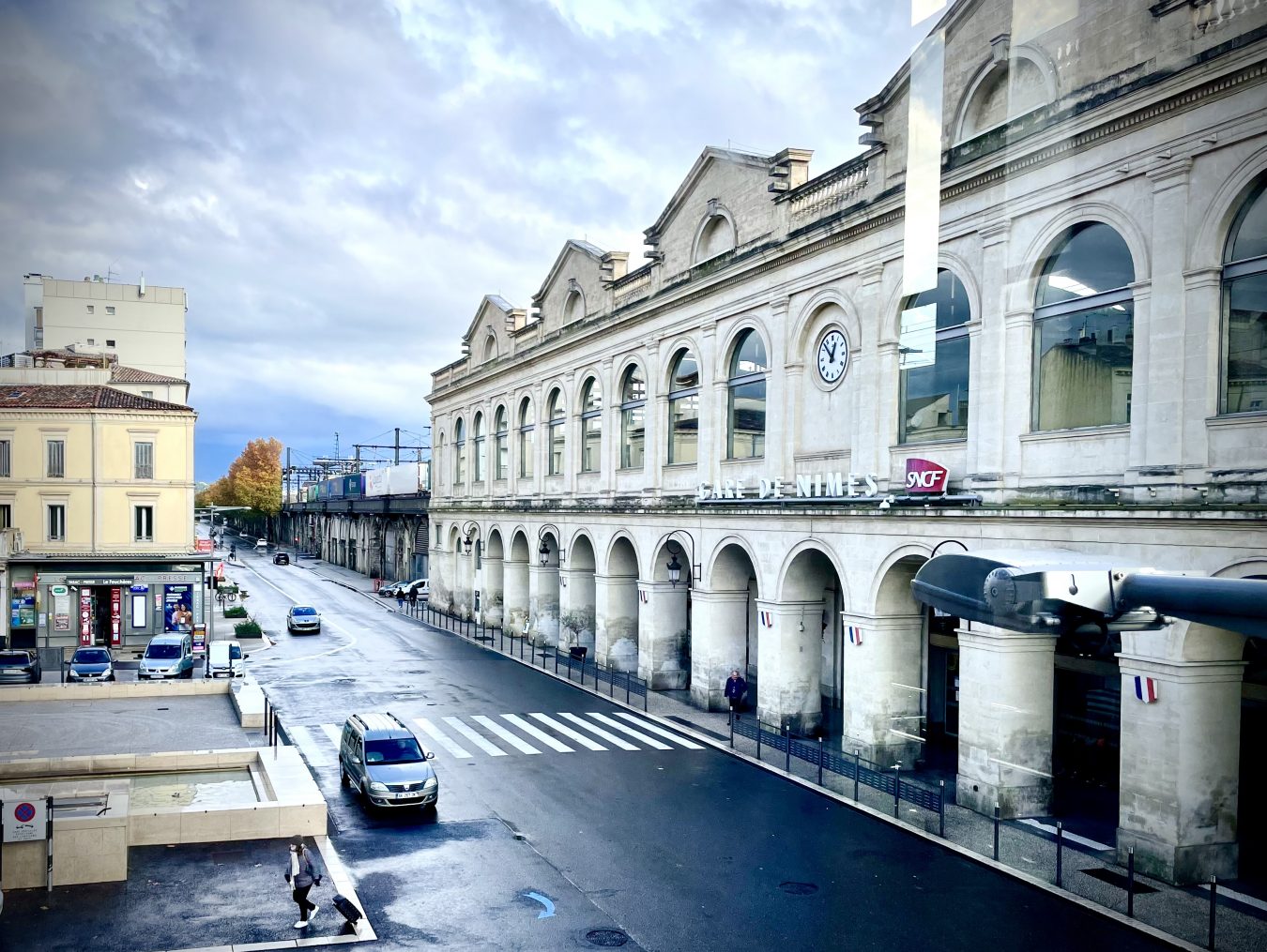 Vue de la gare de nimes à partir des bureaux de l'agence de communication Barcelona & co